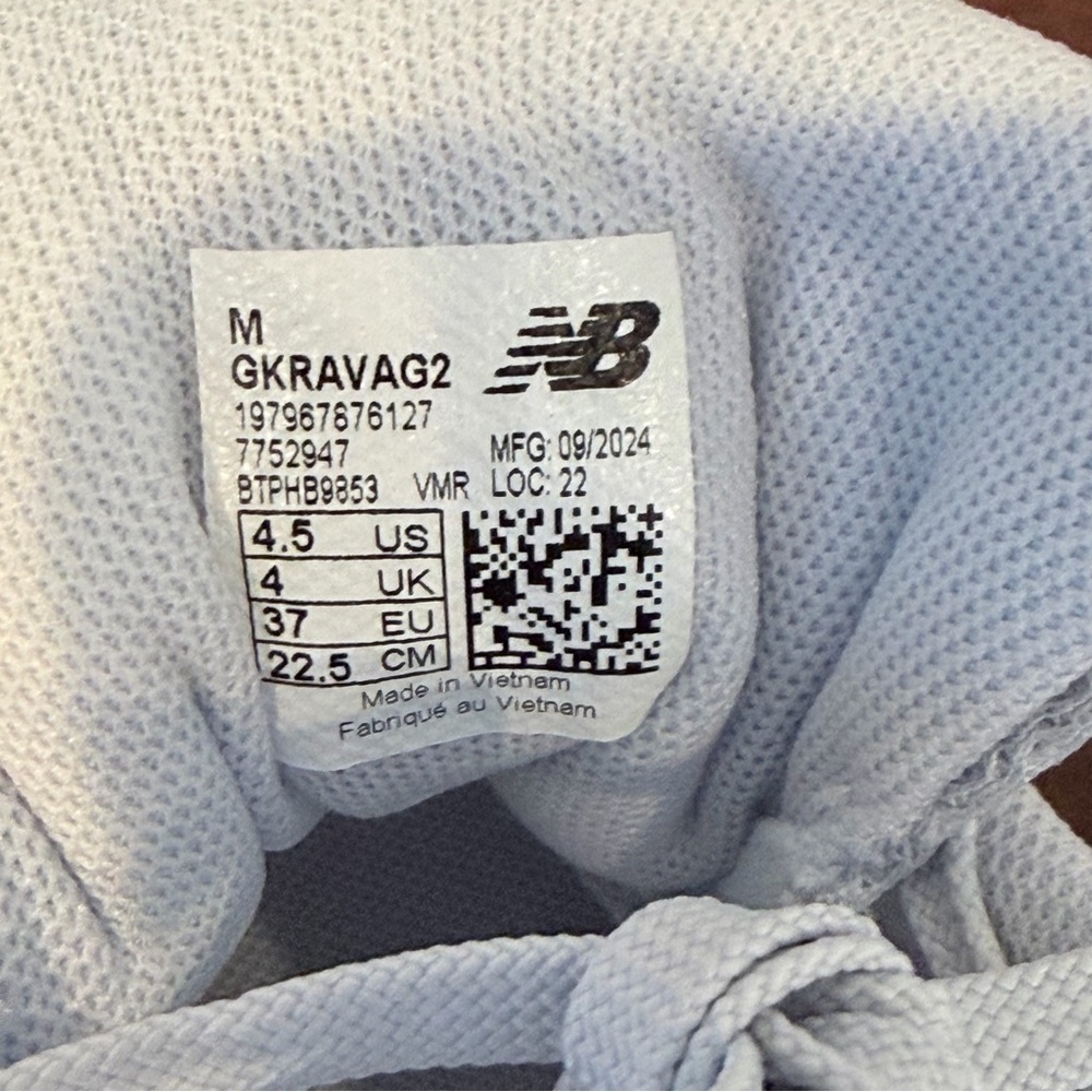 New Balance Pastel Running Sneakers Youth 4.5 Gray Pink Blue Athleisure Gym - Picture 9 of 9